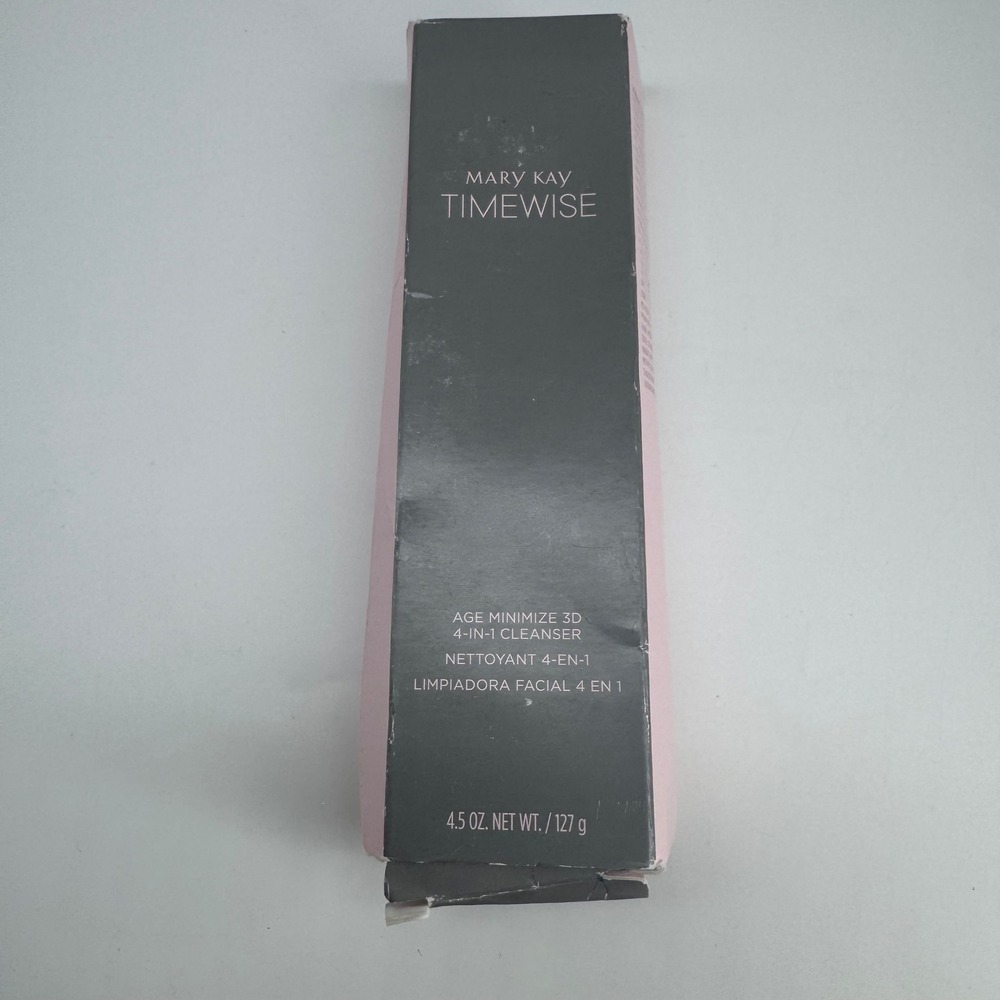 * NEW IN BOX Mary Kay TimeWise Age Minimize 3D 4-in-1 Cleanser 4.5 oz Full Size